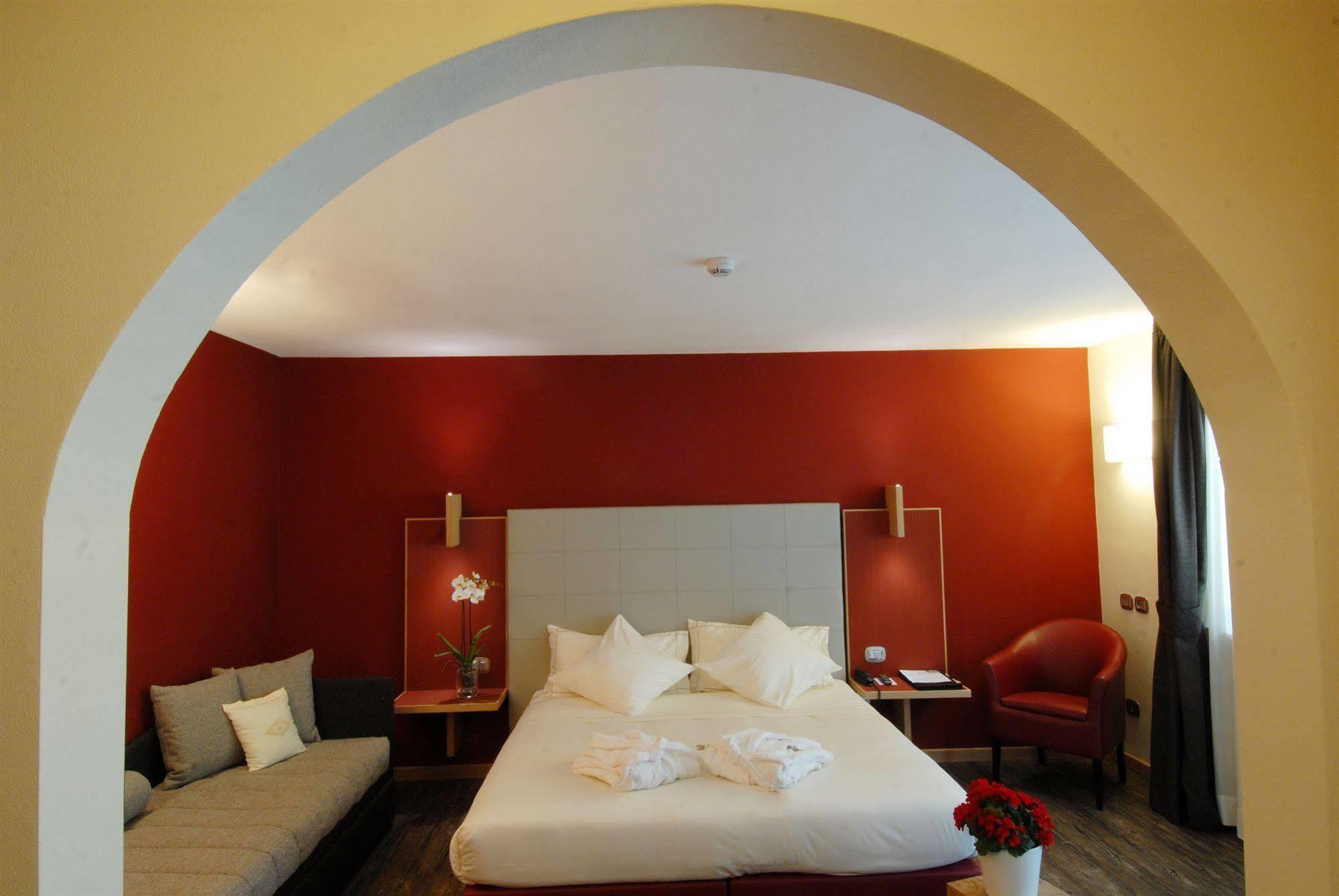 Hotel Garni Vittoria Fiera Di Primiero Eksteriør bilde