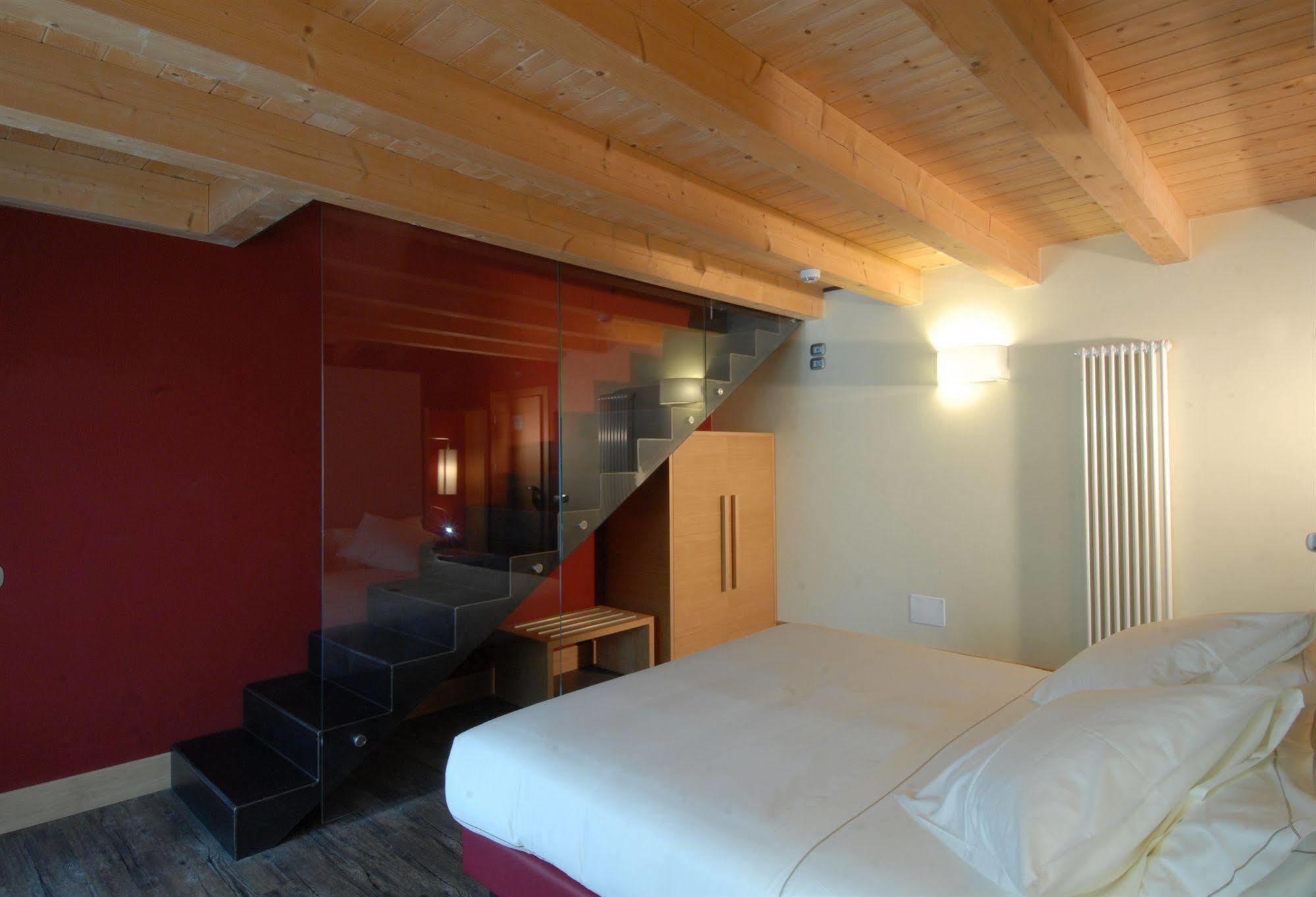 Hotel Garni Vittoria Fiera Di Primiero Eksteriør bilde